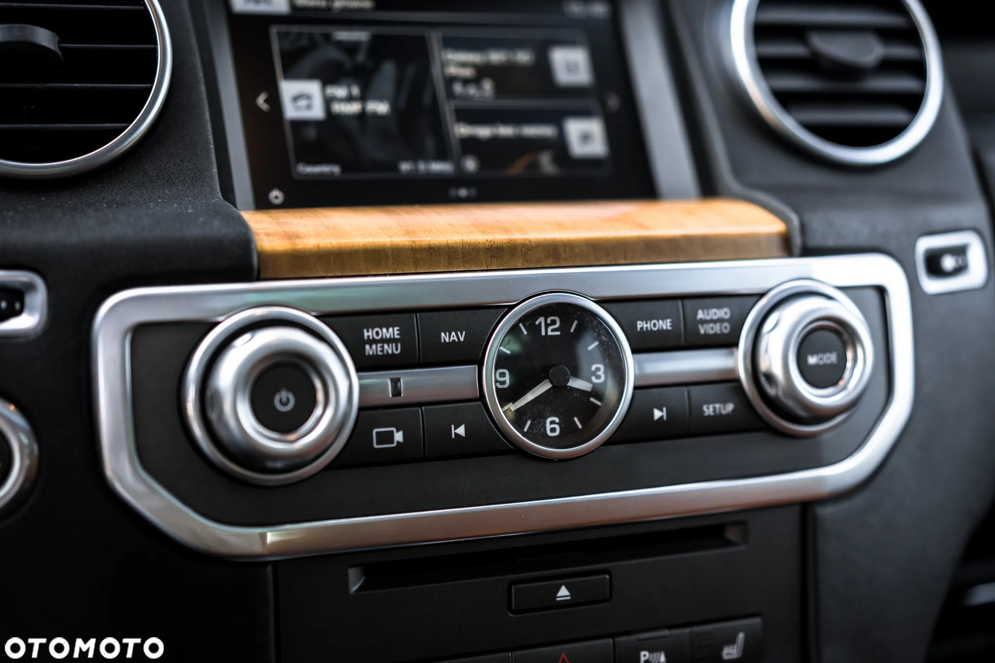 Land Rover Discovery IV 3.0 V6 SC Landmark - 26