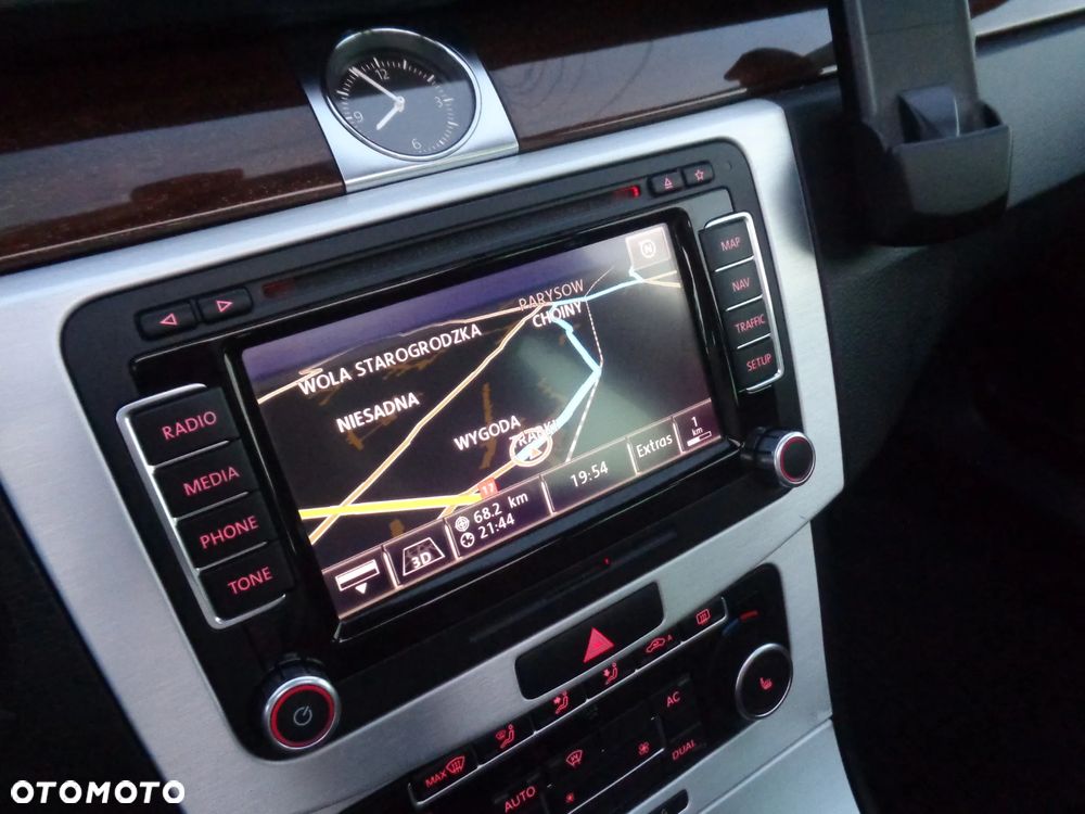 Volkswagen Passat 2.0 TDI DPF Highline - 11