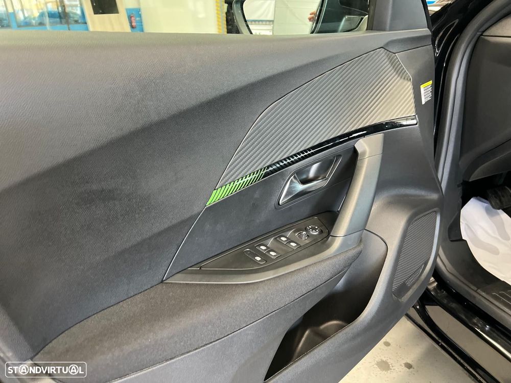 Peugeot e-2008 54 kWh Active - 12