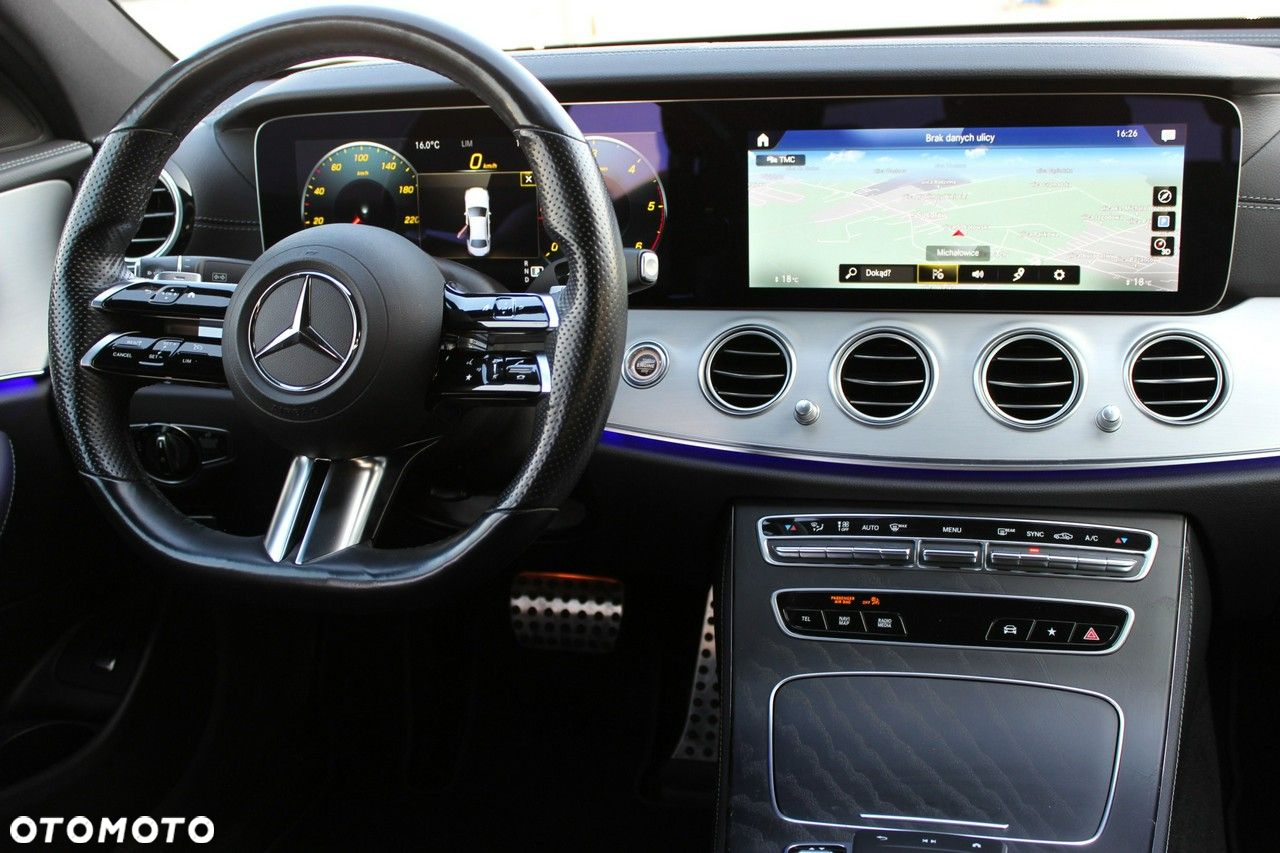 Mercedes-Benz Klasa E 220 d 4-Matic AMG/Avantgarde - 34