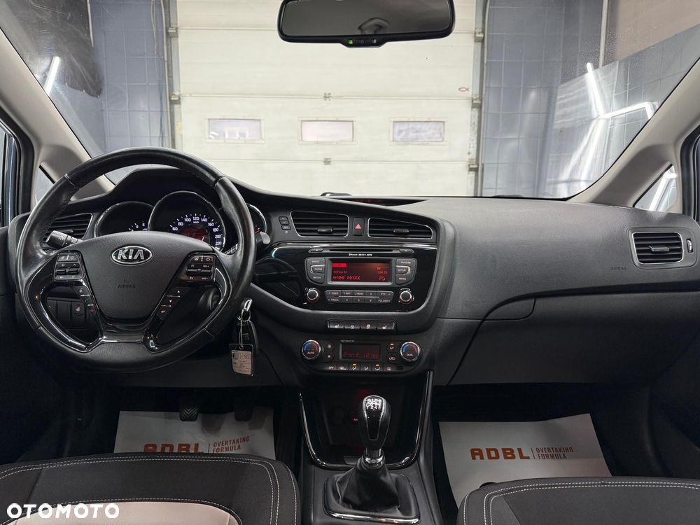 Kia Ceed 1.6 CRDi 128 Platinum Edition - 14
