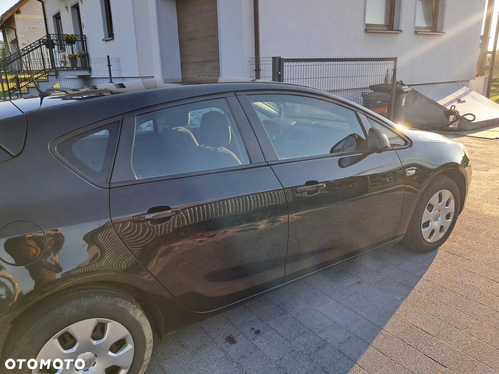 Opel Astra 1.6 Essentia - 5