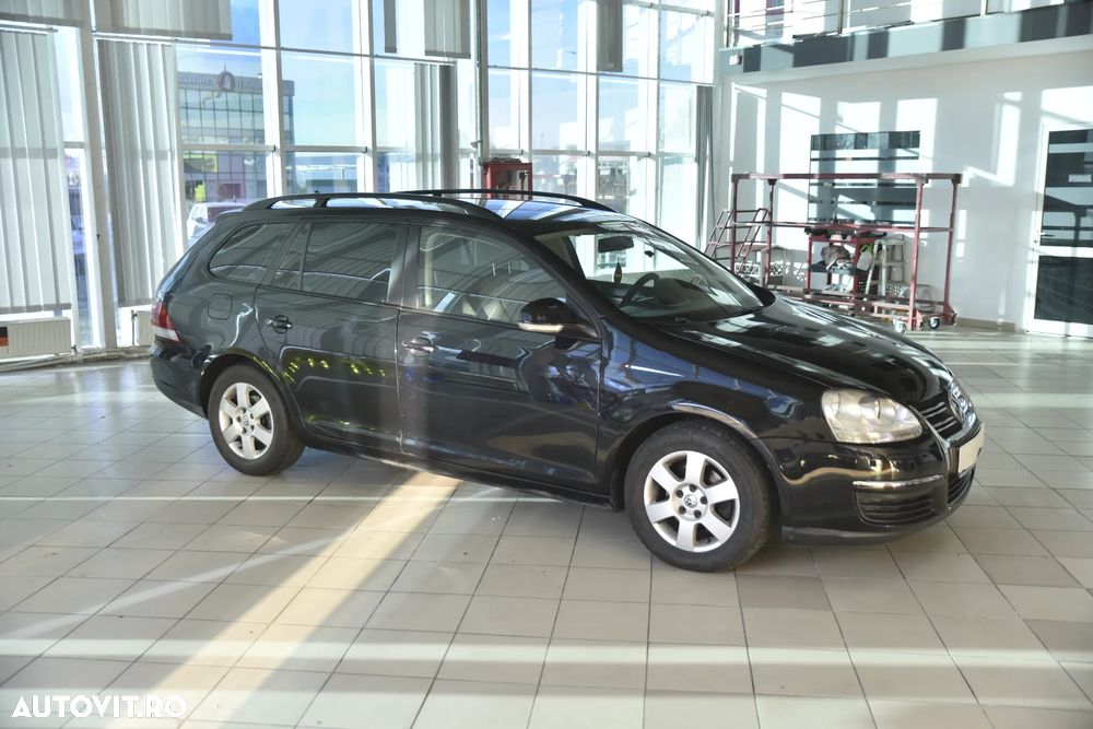 Volkswagen Golf 1.9 TDI DPF Tour Edition - 6