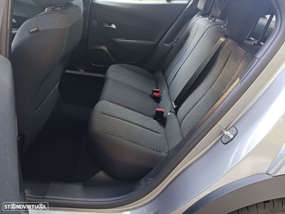 Peugeot 2008 1.2 PureTech Style - 32