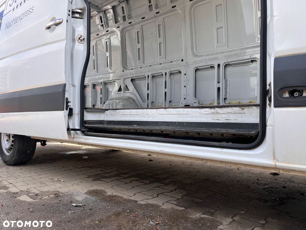 Mercedes-Benz 2szt. Sprinter 319 - 15