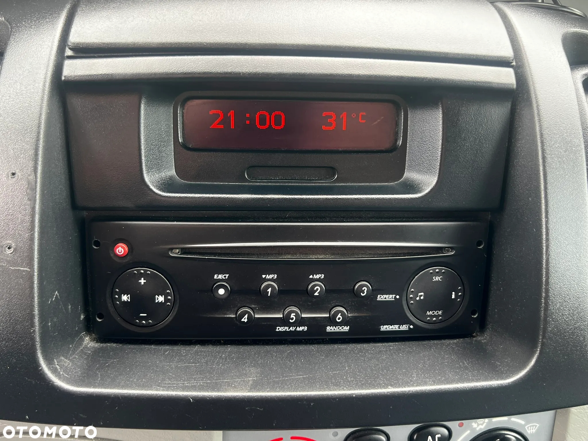 Renault Trafic - 16