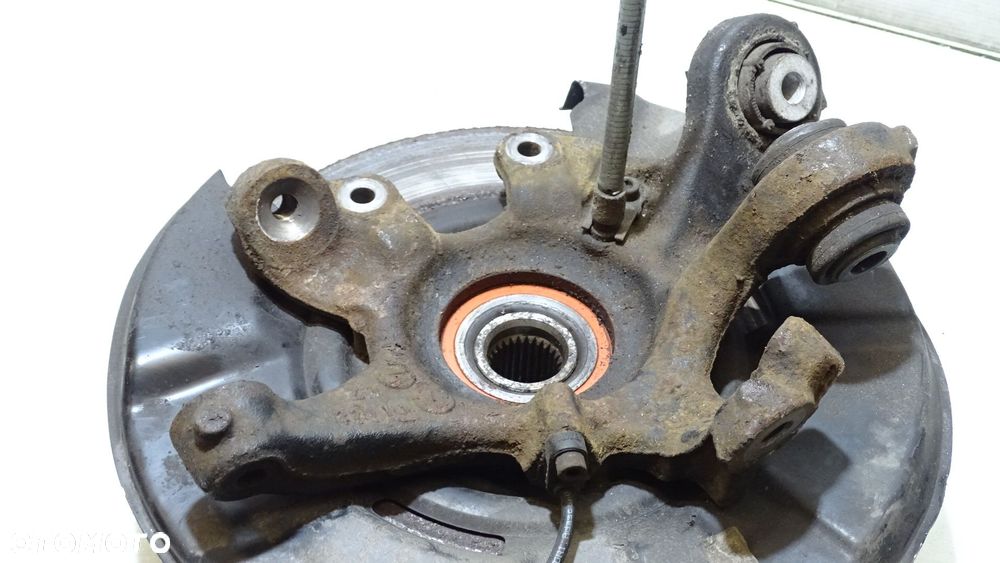 ZWROTNICA PIASTA LEWY TYŁ BMW E81 116i 2.0 - 5