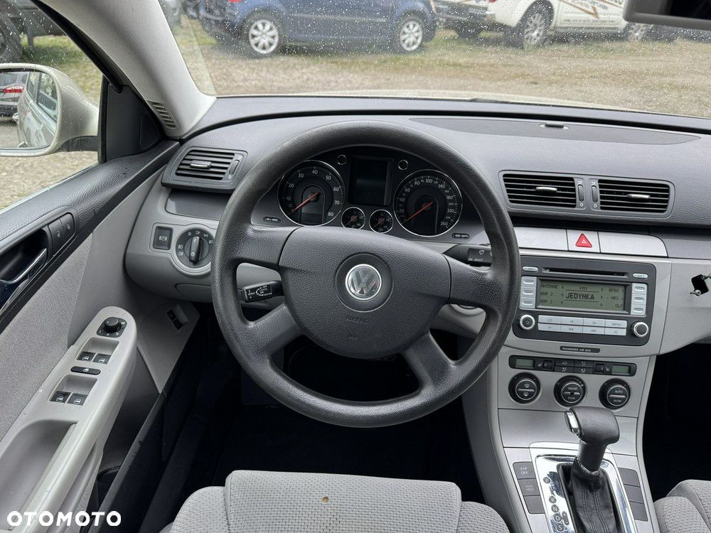 Volkswagen Passat 2.0 FSI Automatik Comfortline - 25