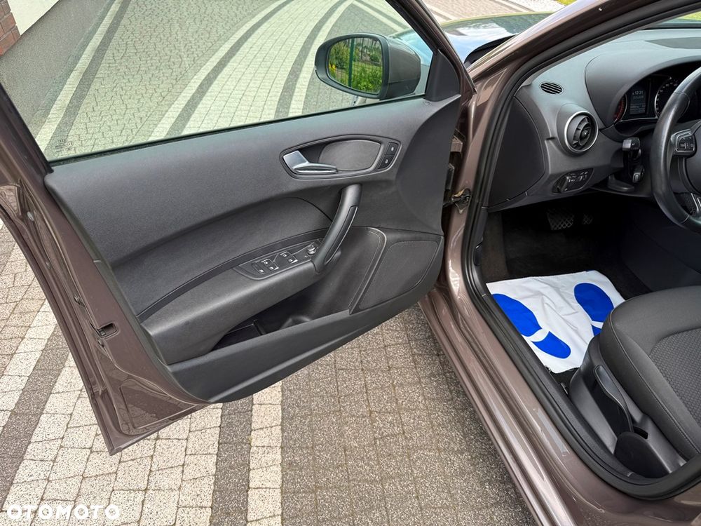 Audi A1 Sportback 1.0 TFSI ultra S tronic - 17