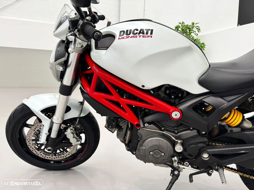 Ducati Monster 796 - 4