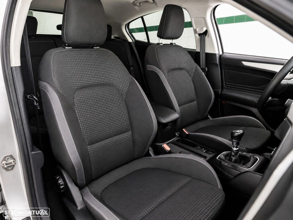 Ford Focus 1.5 TDCi ECOBlue Titanium - 11