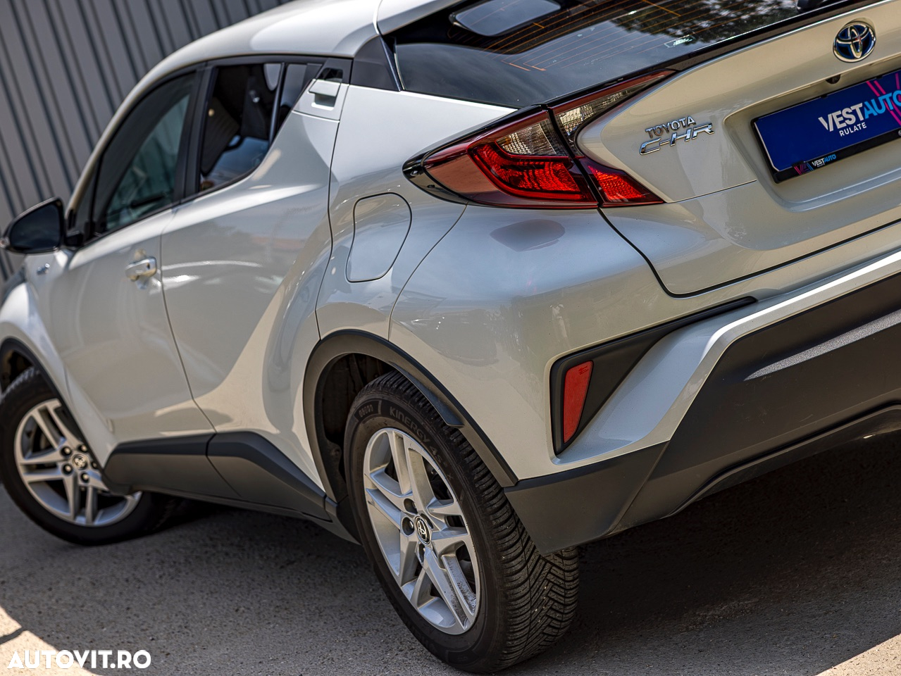 Toyota C-HR 1.8 HEV 140 CP 4x2 CVT Active - 13