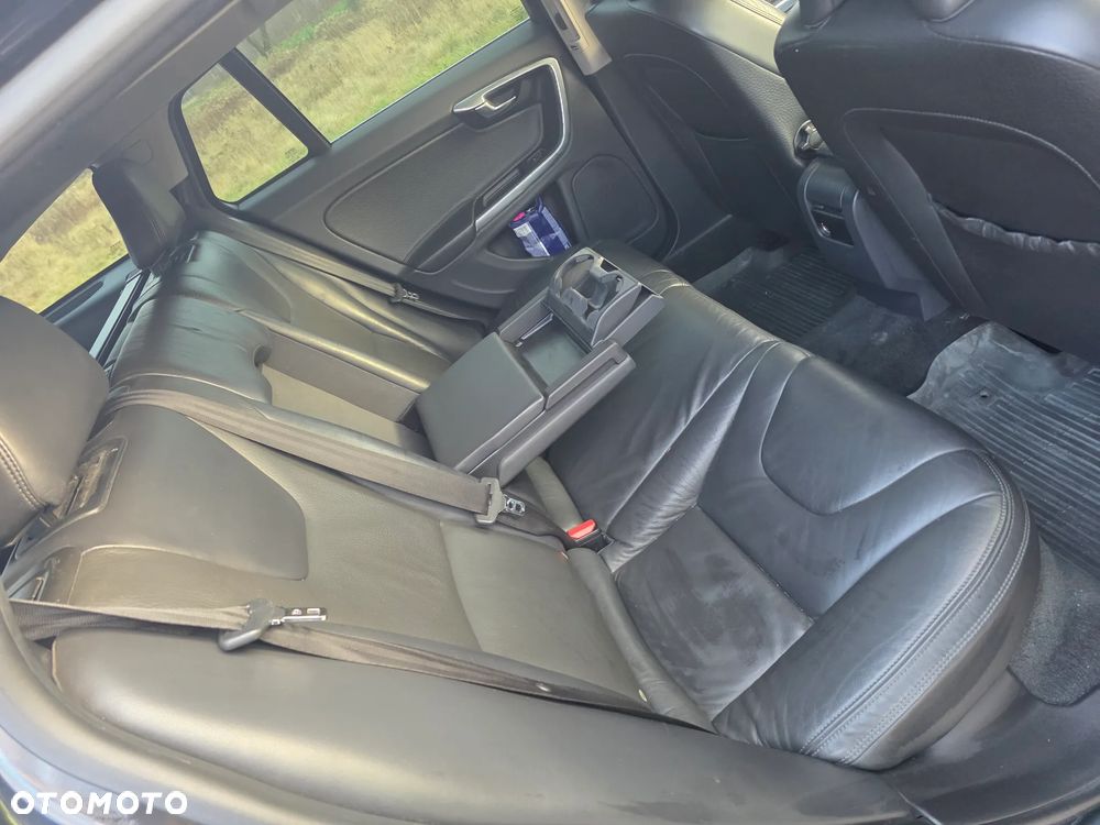 Volvo V60 D4 Geartronic Momentum - 14
