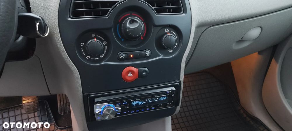 Renault Modus 1.6 16V Privilege - 12