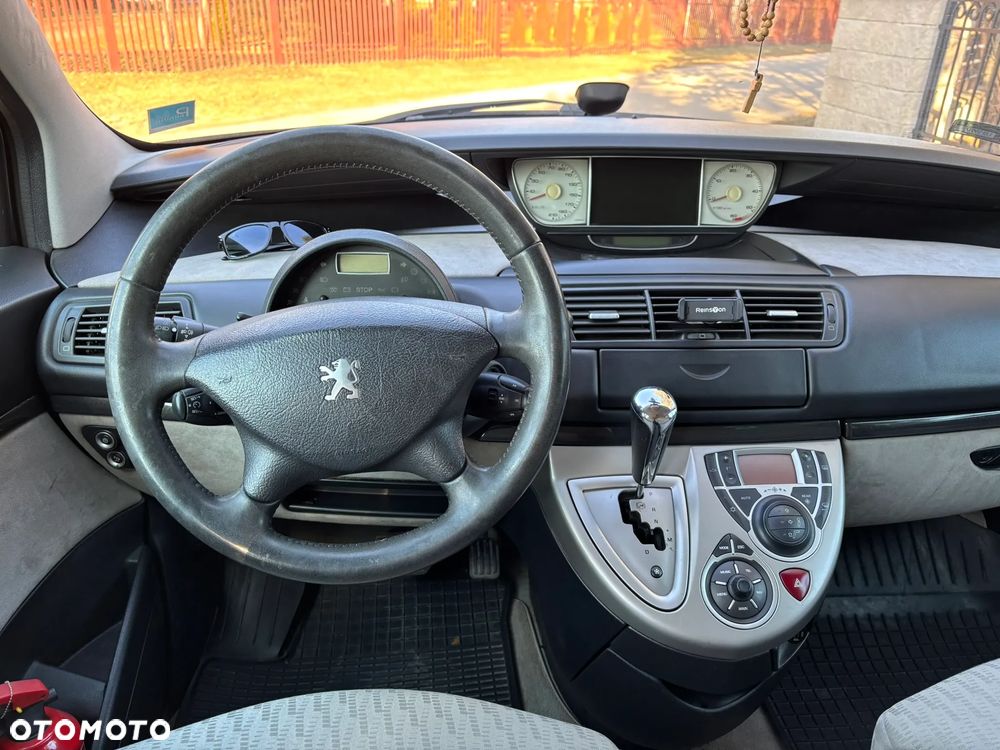Peugeot 807 HDi 170 Bi-Turbo Automatik Platinum Pullmann - 25