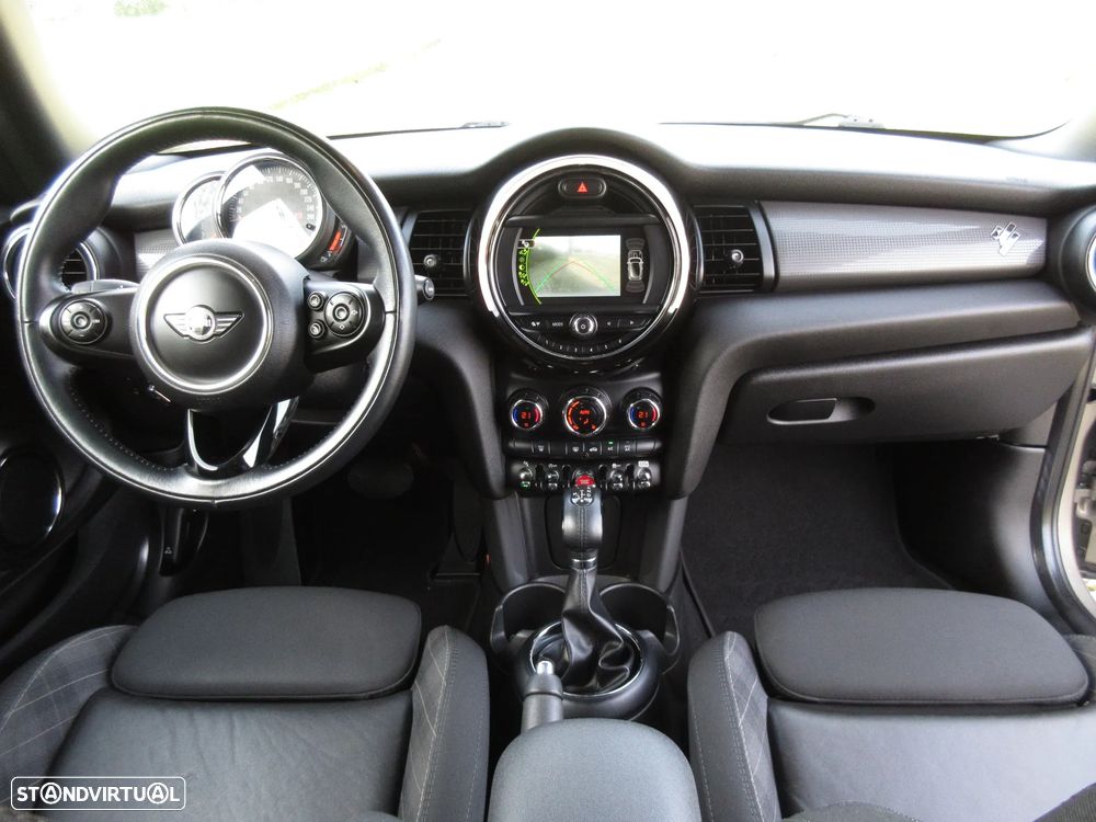 MINI 3 Portas Cooper D Aut. - 36