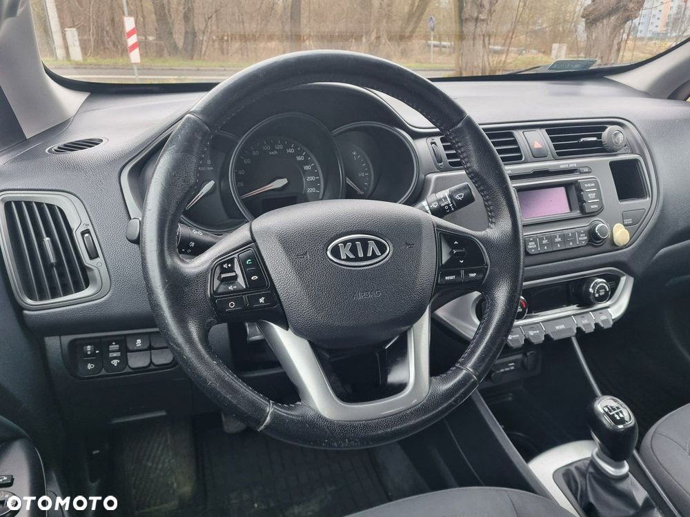Kia Rio - 20