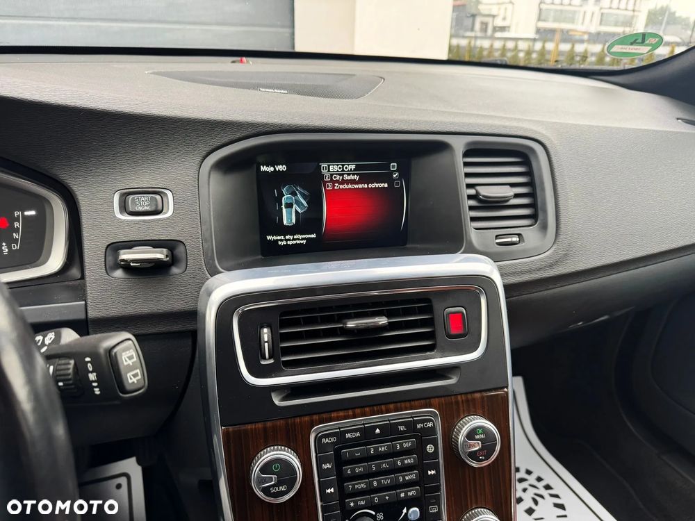 Volvo V60 D4 Geartronic Summum - 14