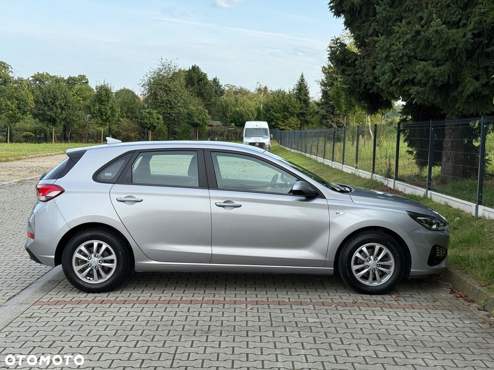 Hyundai i30 1.5 DPI Classic + - 24