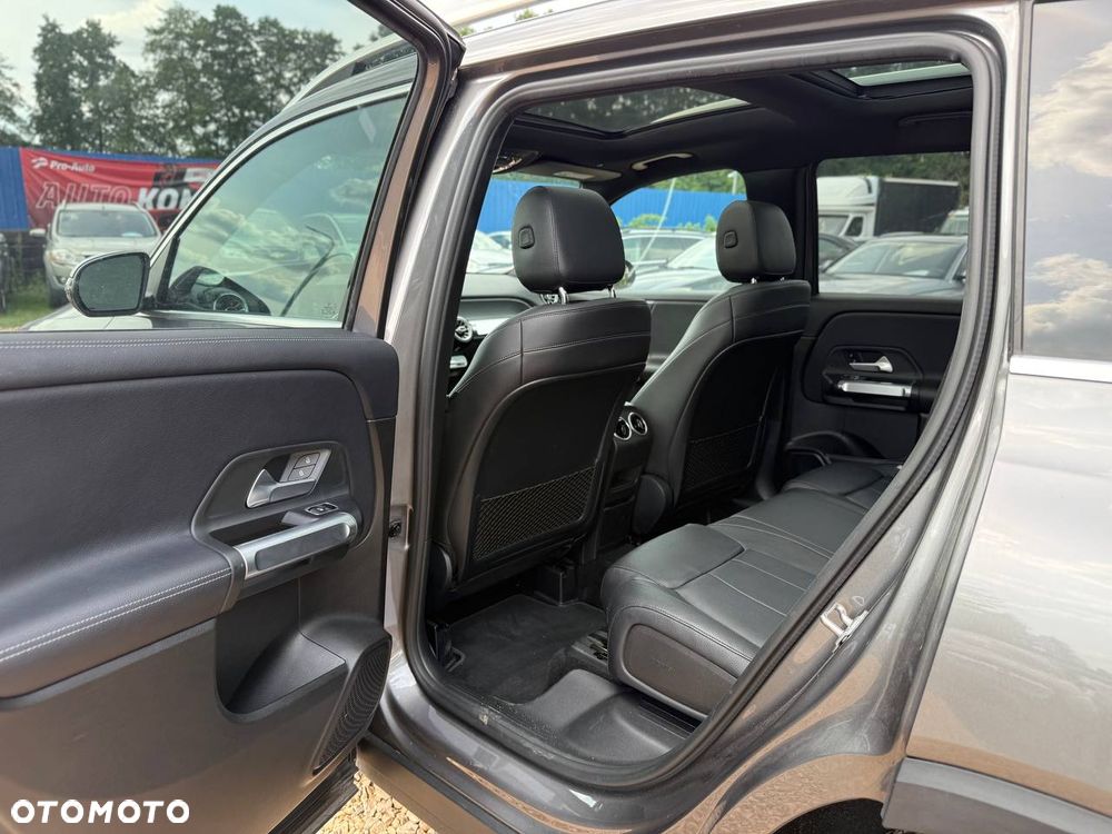 Mercedes-Benz GLB 250 4-Matic 8G-DCT - 8