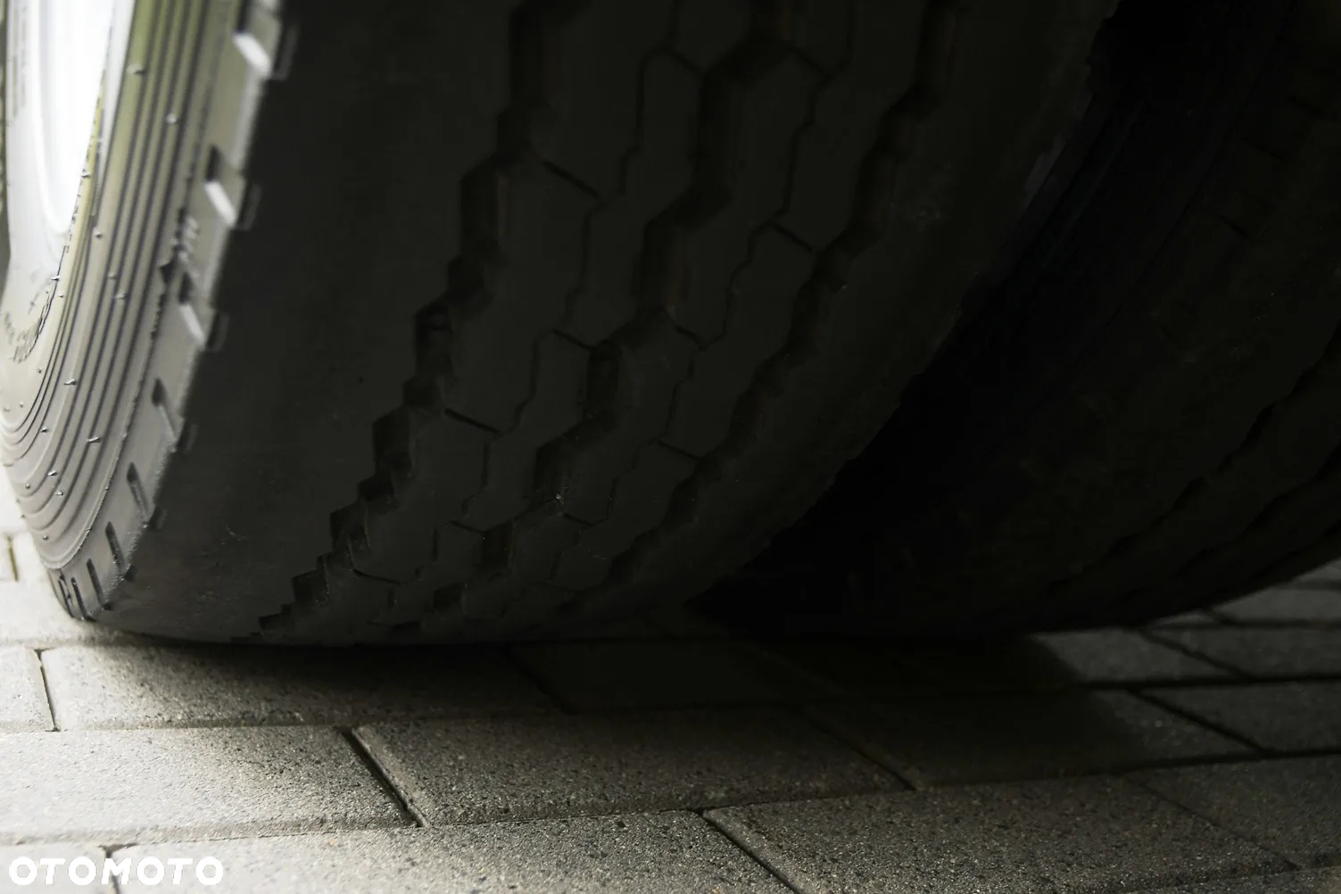 MAN TGX///* 26.470///* 2020///* XXL///* ZESTAW///* TANDEM///* PRZEJAZDOWY///7.70+7.70///* DUŻE ZBIORNIKI///* OŚ PODNOSZONA///* WAGA///* DACH PODNOSZONY///* LEDY///* STAN BARDZO DOBRY - 18