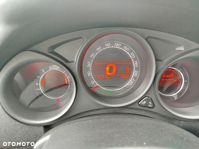 Citroën C4 VTi 120 90 Jahre - 14