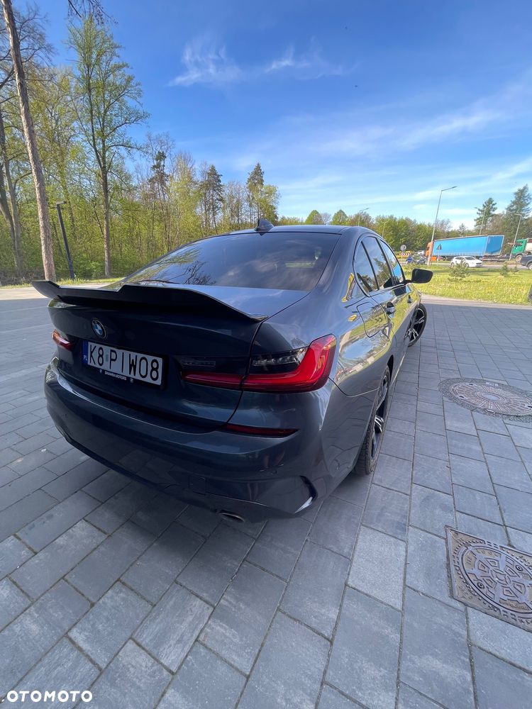 BMW Seria 3 330i xDrive - 4