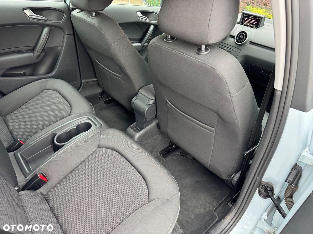 Audi A1 Sportback 1.6 TDI S line edition - 12