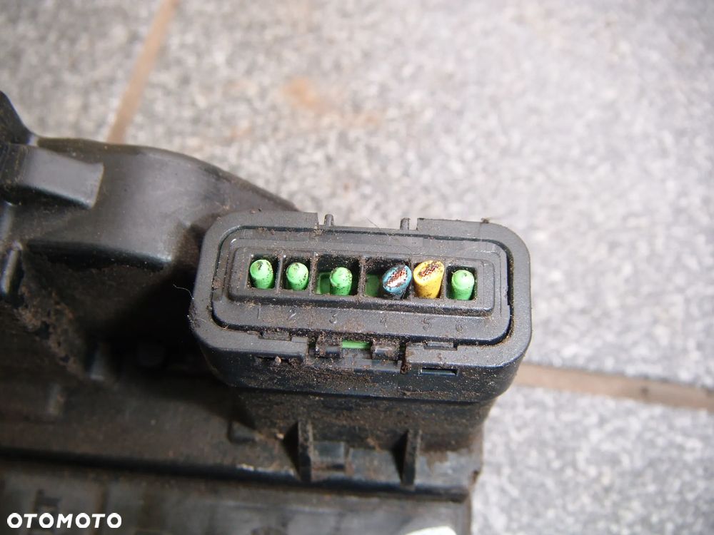 nissan micra k12 5d 05r zamek drzwi prawy przód - 2