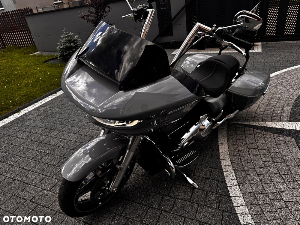 Harley-Davidson Touring Road Glide - 2