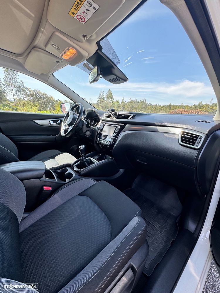 Nissan Qashqai 1.5 dCi N-Connecta J18+Led - 18