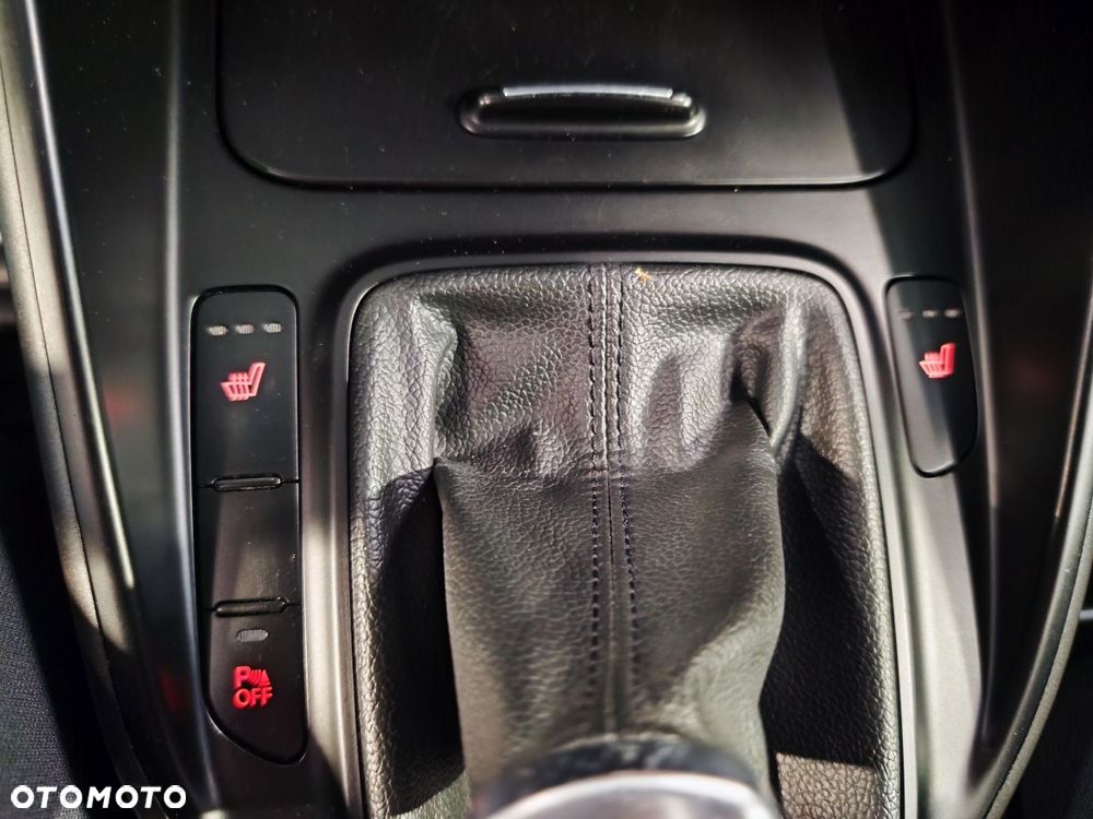 Kia Carens 1.6 GDI ISG Vision - 12