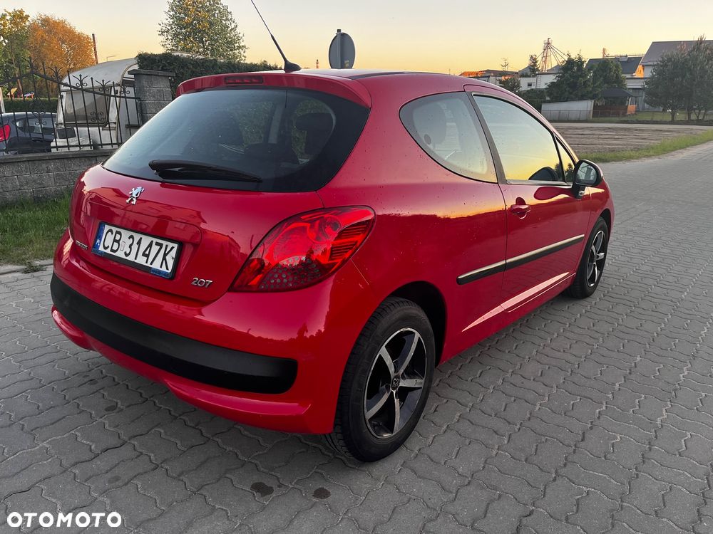 Peugeot 207 - 8