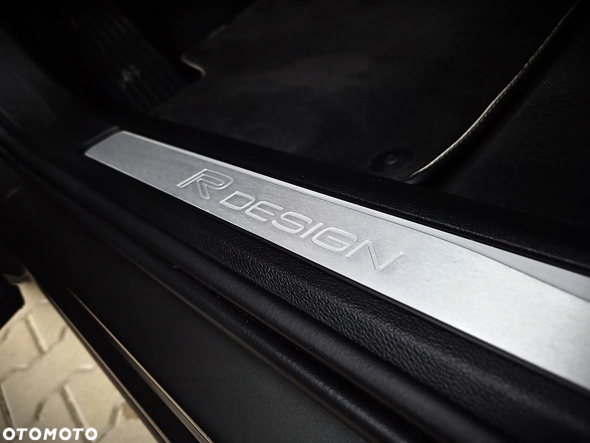 Volvo XC 60 T8 Twin Engine AWD Geartronic RDesign - 23