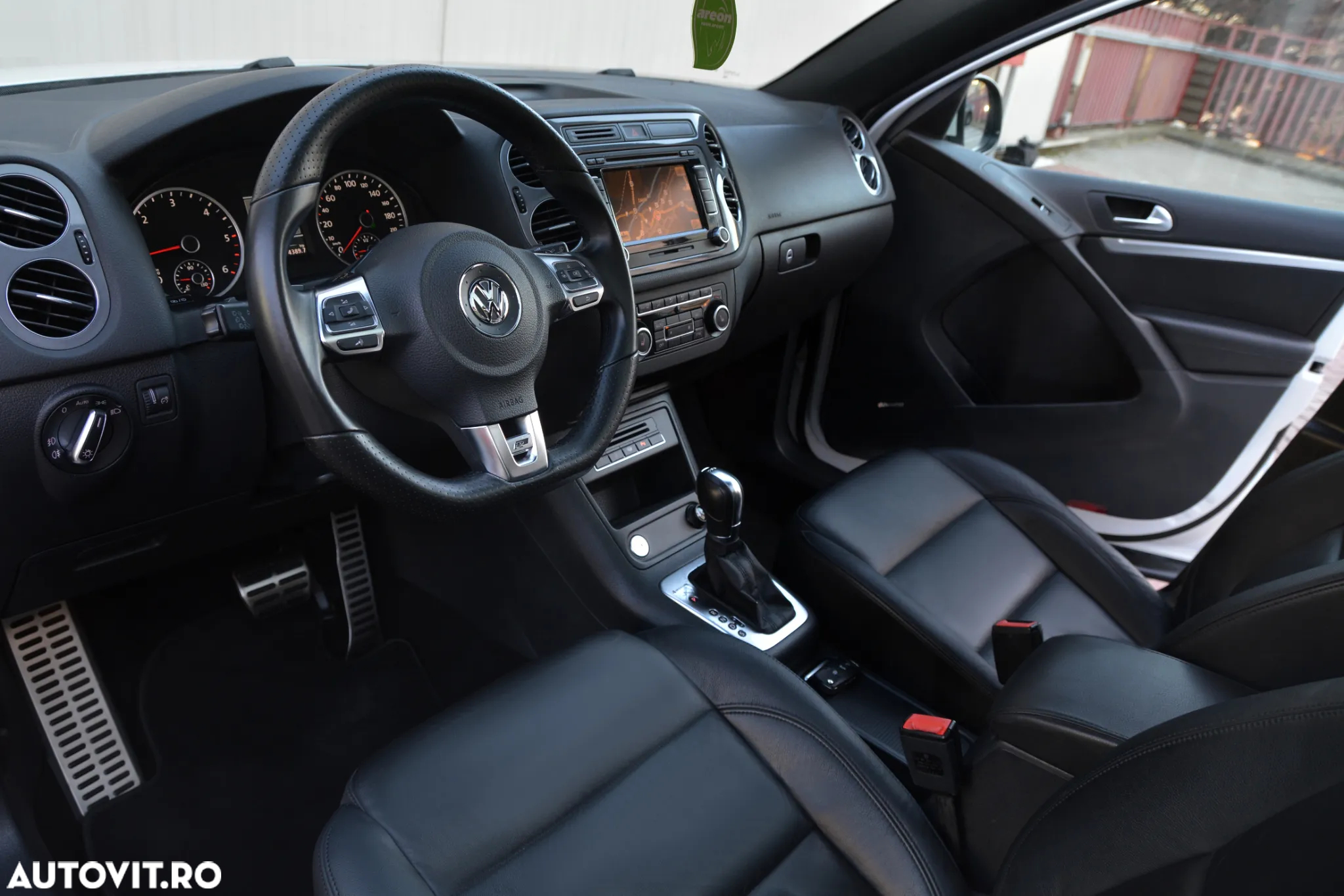 Volkswagen Tiguan 2.0 TDI DPF 4Motion BlueMotion Technology DSG Sport & Style - 8
