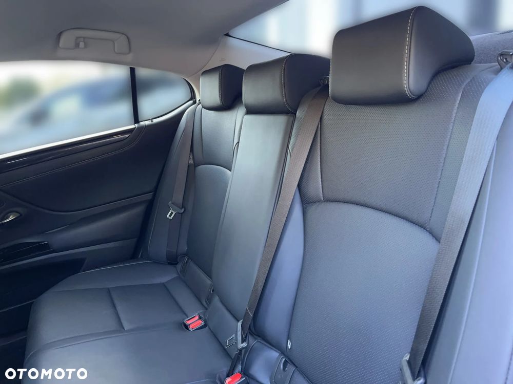 Lexus ES 300h Business Edition - 5