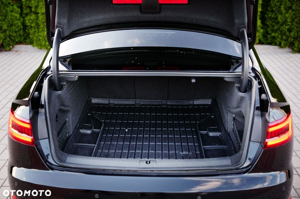 Audi A4 Limousine - 39