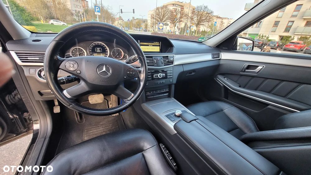 Mercedes-Benz Klasa E 350 CDI BlueEff - 16