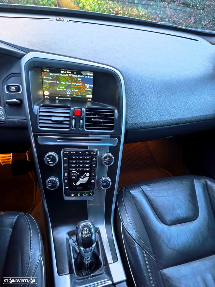 Volvo XC 60 2.0 D4 R-Design Summum - 8