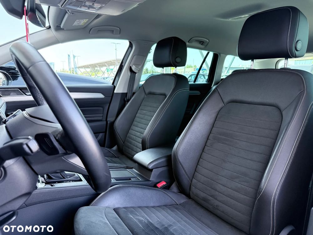 Volkswagen Passat Variant 2.0 TDI EVO Elegance DSG - 25