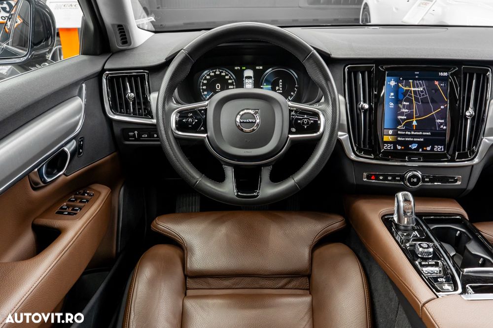 Volvo S90 T8 Twin Engine AWD Geartronic Momentum - 9