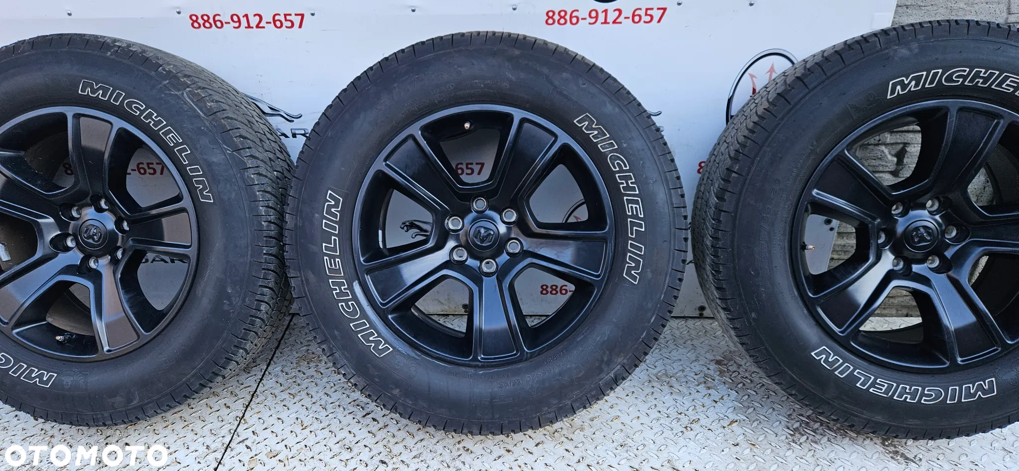 RAM 1500 V 5 2019-  Felgi aluminiowe Komplet felg Alufelgi 275/65/20 R20 20 Cali Felga 5YD55TRMAA 6x139.7 Opona bardzo ładna DOT 34/23 michelin - 11