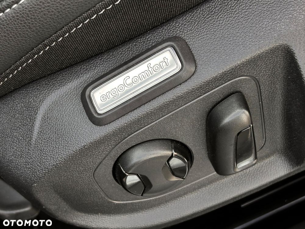 Volkswagen Arteon 2.0 TDI R-Line DSG - 25