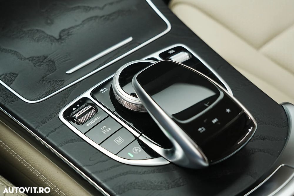 Mercedes-Benz GLC 250 4Matic 9G-TRONIC Exclusive - 38