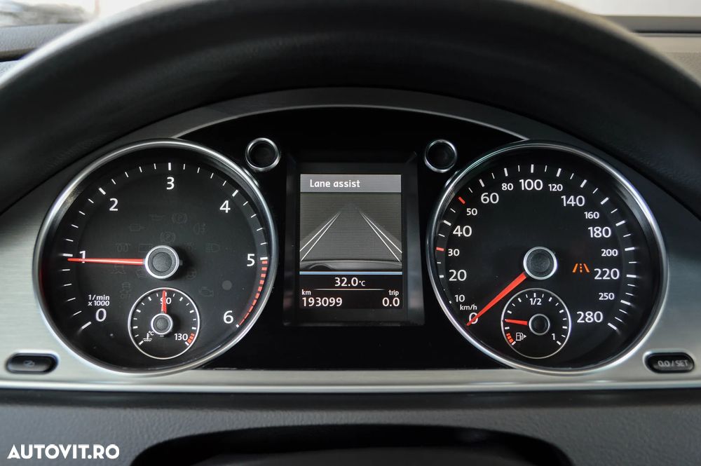 Volkswagen Passat CC 2.0 TDI BlueMotion Technology DSG Exclusive - 16