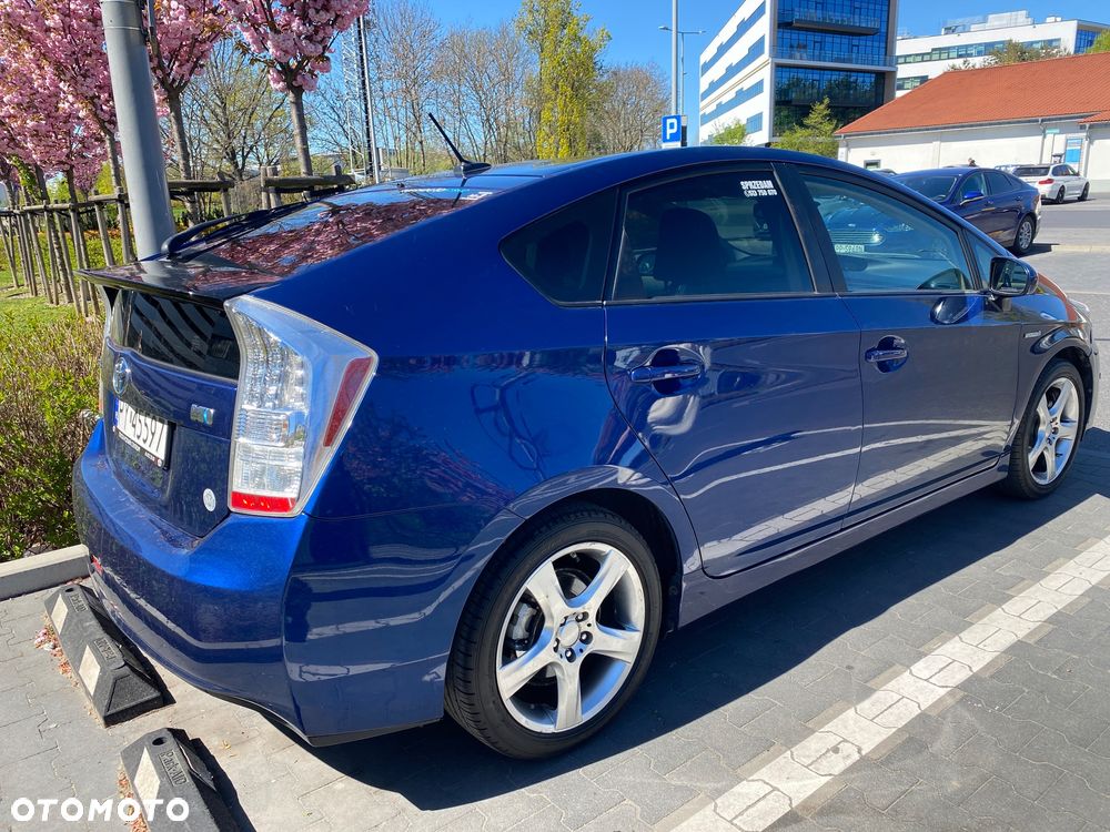 Toyota Prius (Hybrid) - 18