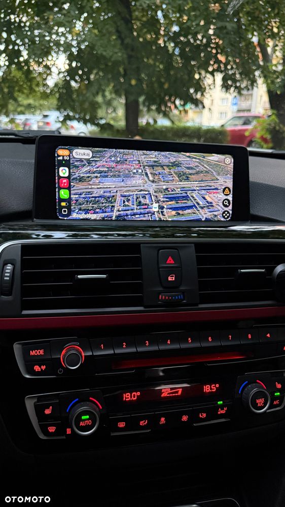 BMW Seria 3 318i Sport Line - 32
