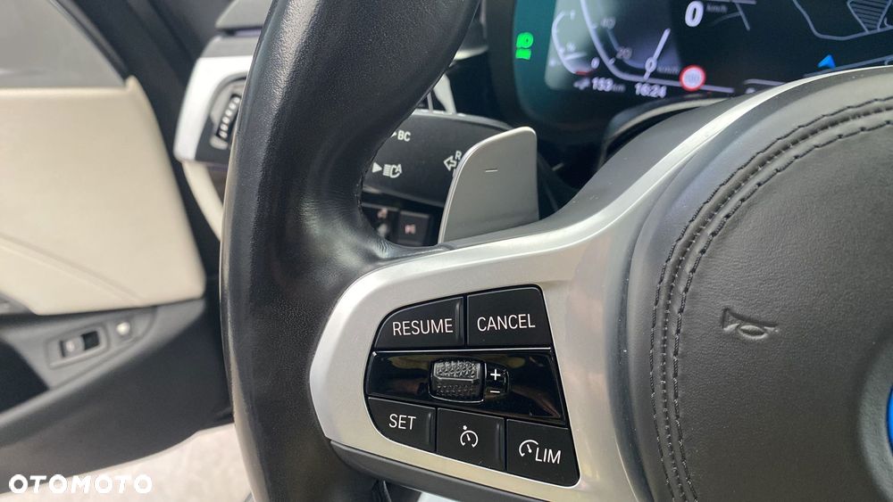BMW Seria 5 530e xDrive - 23