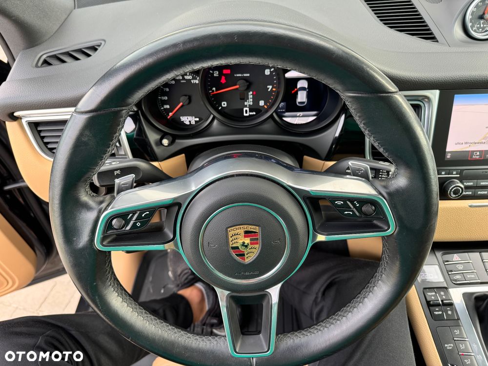 Porsche Macan Standard - 4