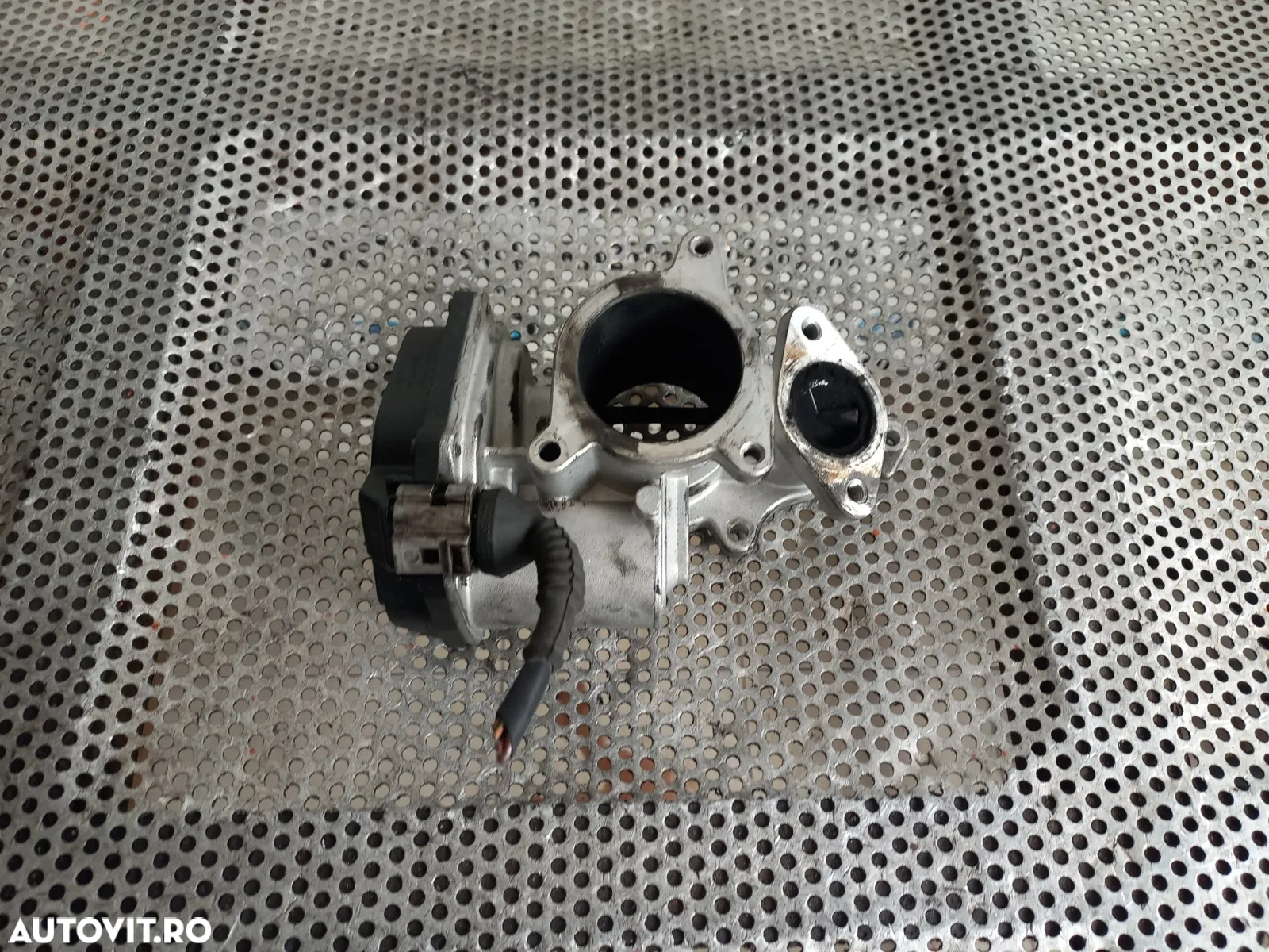Clapeta Acceleratie Audi A4 A6 C6 2.0 Tdi Cod Motor BRE - 2